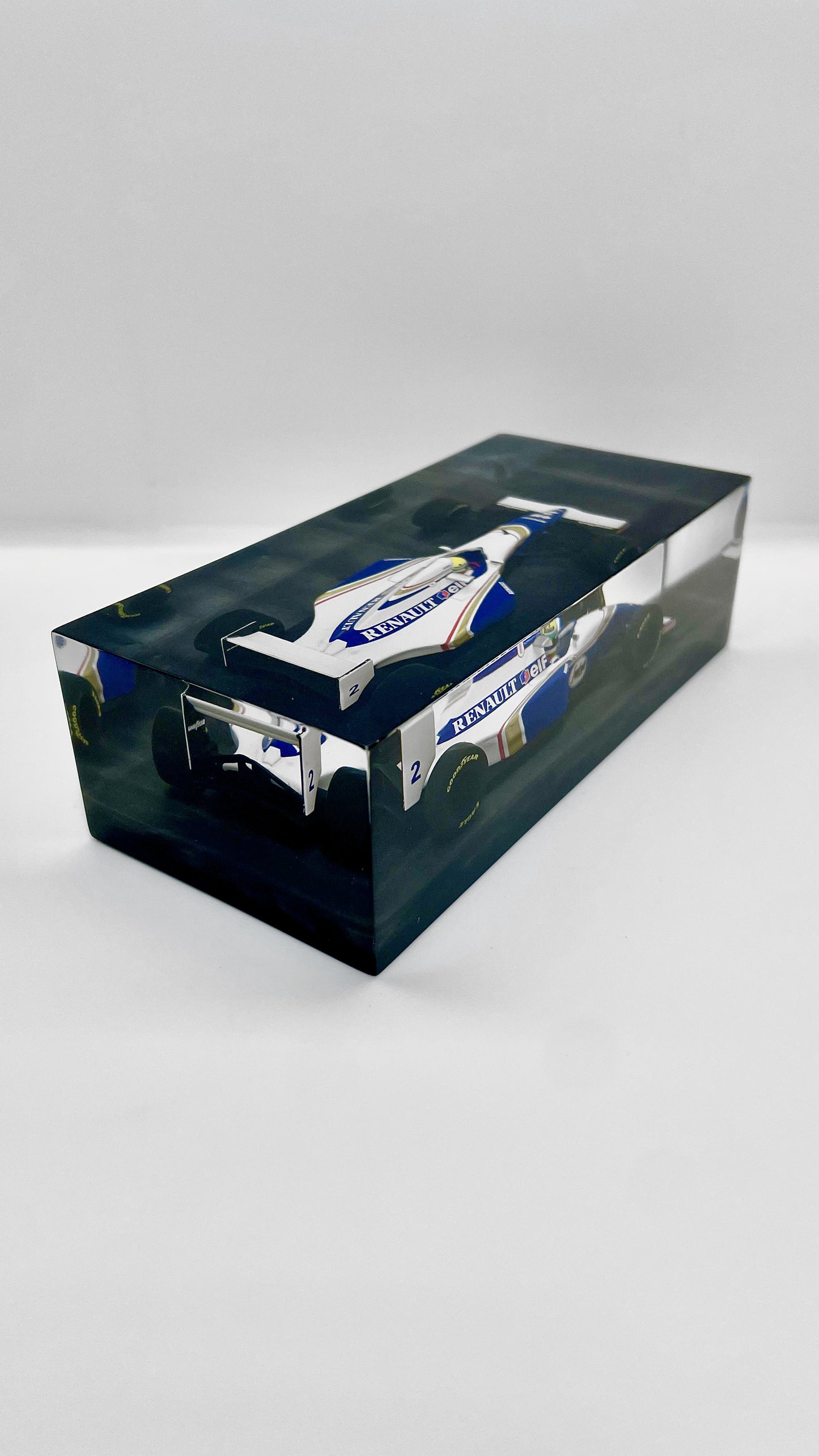 Velocità Sigillata Formula Heritage – Williams FW16 - Ayrton Senna - Interlagos 1994 (006/2025) Scultura automobilistica concettuale | Pezzo unico