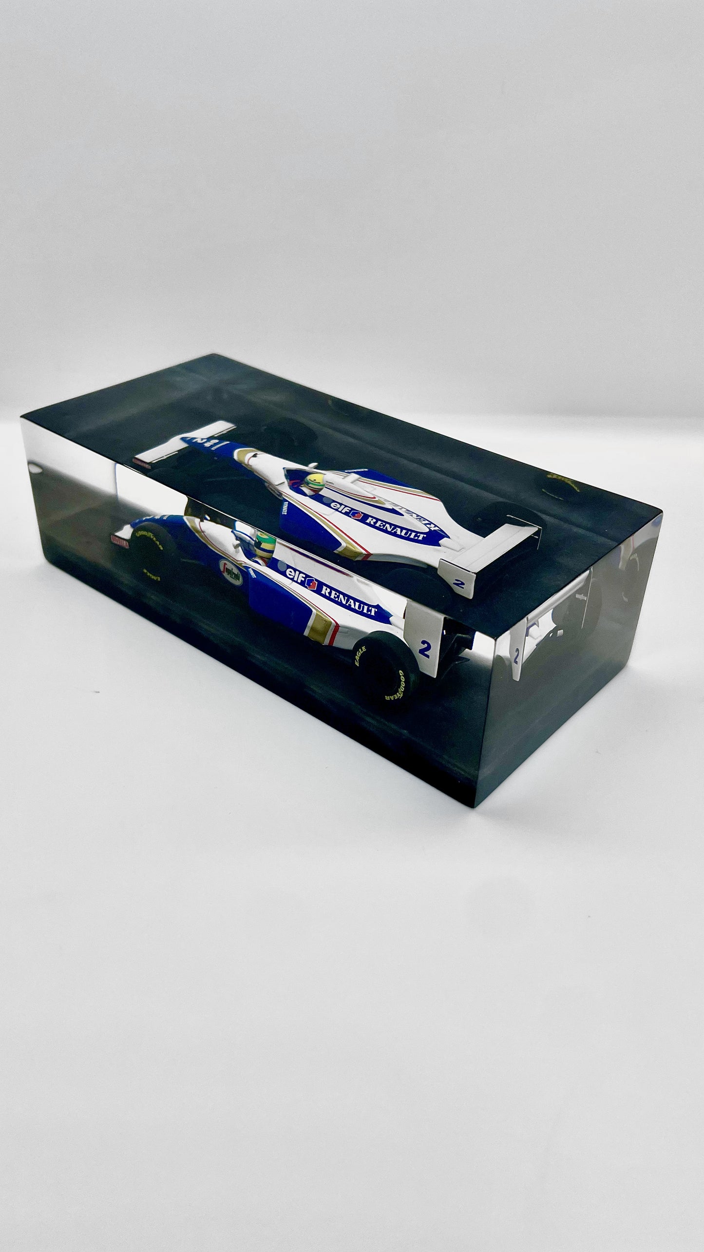 Velocità Sigillata Formula Heritage – Williams FW16 - Ayrton Senna - Interlagos 1994 (006/2025) Scultura automobilistica concettuale | Pezzo unico